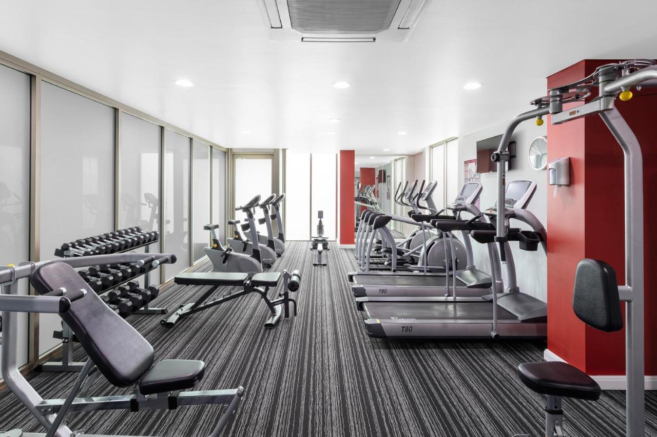 Meriton Suites North Ryde Sydney Exterior photo The gym at the hotel